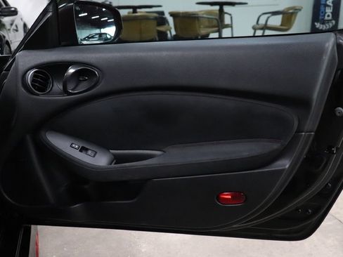 Used 2016 Nissan 370Z NISMO image 14