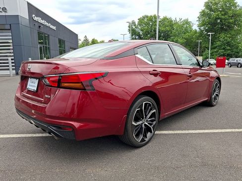Used 2024 Nissan Altima 2.5 SR w/ SR Premium Package AWD/4WD image 6