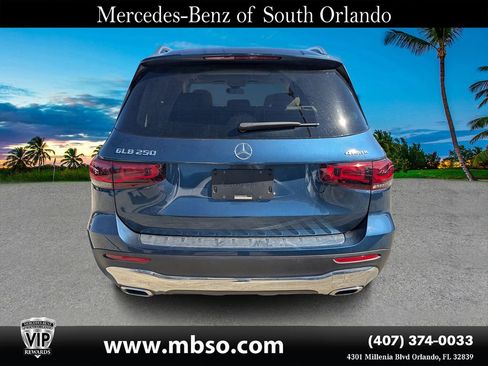 Certified 2021 Mercedes-Benz GLB 250 4MATIC w/ Premium Package image 17
