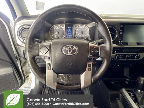 Used 2022 Toyota Tacoma SR5 AWD/4WD image 8