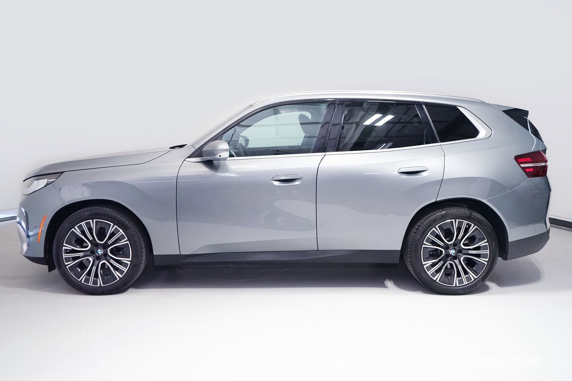 Used 2025 BMW X3 xDrive30i AWD/4WD image 4
