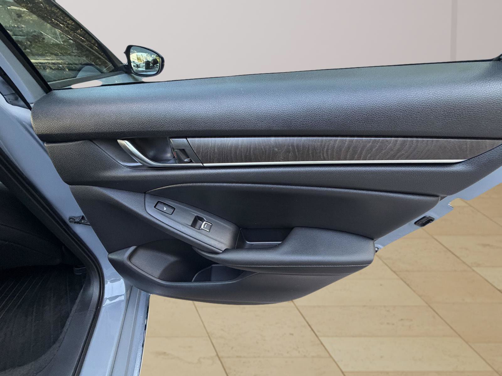 Used 2022 Honda Accord Touring image 31