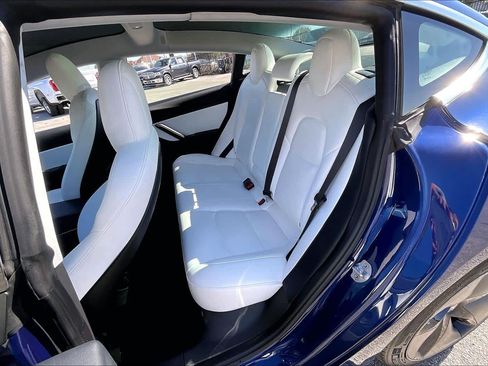 Used 2018 Tesla Model 3 Mid Range image 17