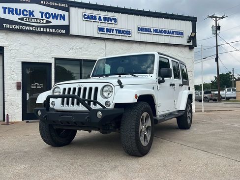 Used 2018 Jeep Wrangler Unlimited Sahara AWD/4WD image 1