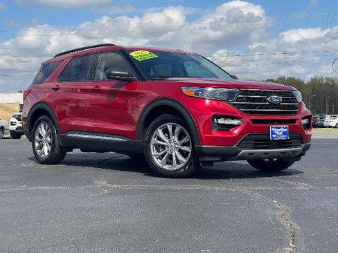 Certified 2023 Ford Explorer XLT w/ Equipment Group 202A image 2