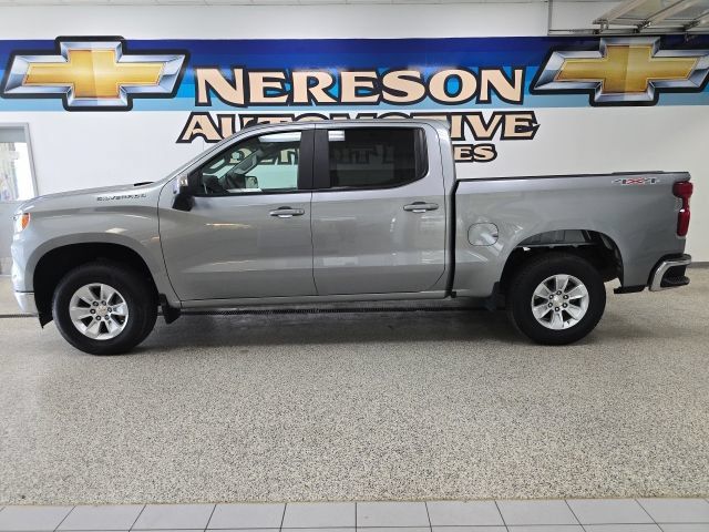Used 2025 Chevrolet Silverado 1500 LT AWD/4WD image 4