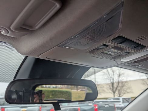 Used 2023 Toyota RAV4 XLE Premium image 31