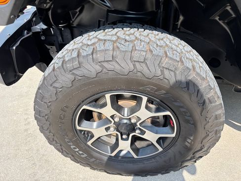 Used 2020 Jeep Wrangler Unlimited Rubicon w/ Cold Weather Group AWD/4WD image 38