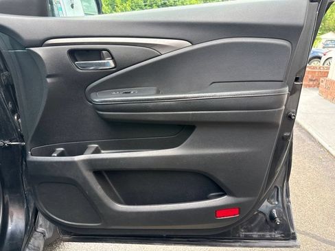 Used 2018 Honda Ridgeline Sport image 15