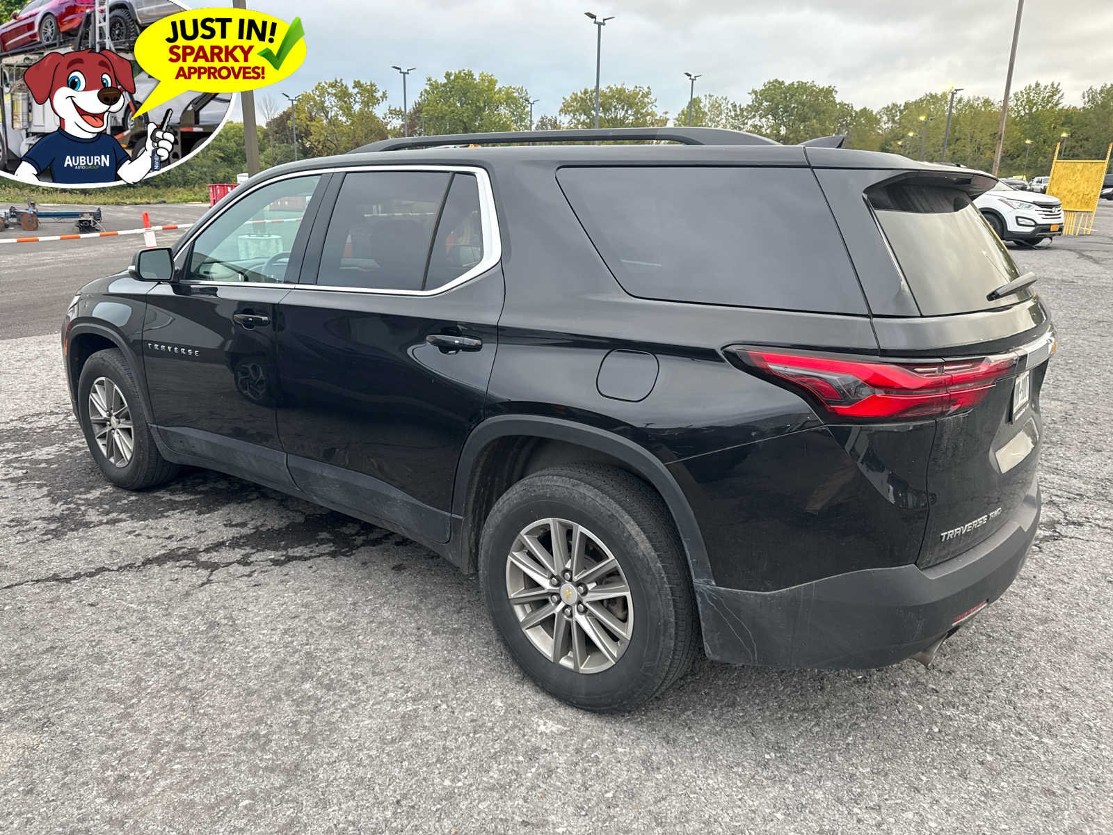 Used 2023 Chevrolet Traverse LT AWD/4WD image 4
