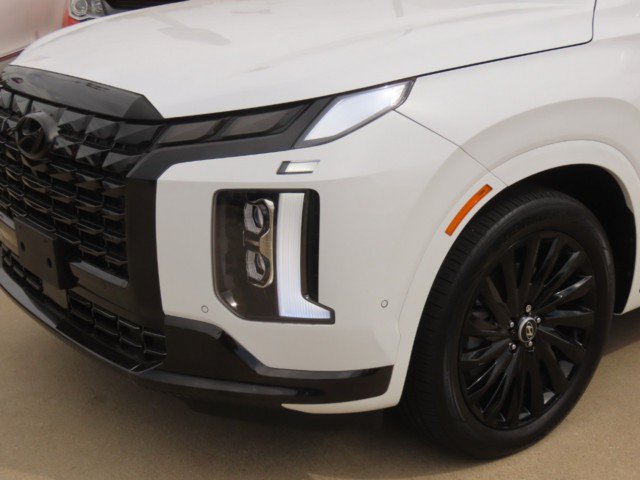 Used 2025 Hyundai Palisade Calligraphy AWD/4WD image 3