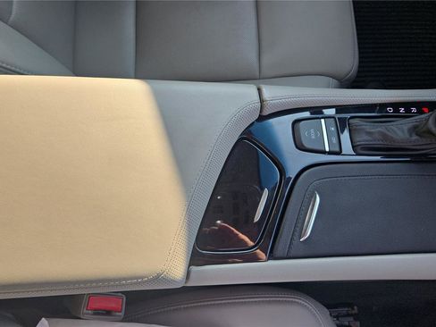 Used 2018 Cadillac CTS Luxury image 33