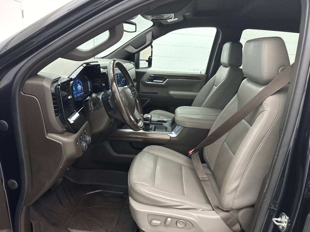 Used 2023 Chevrolet Silverado 1500 RST w/ Convenience Package II AWD/4WD image 17