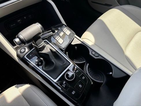 Used 2023 Kia Sportage EX image 29