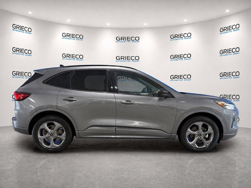Used 2024 Ford Escape ST-Line w/ Tech Pack #1 FWD image 8