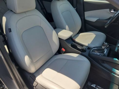 Used 2023 Hyundai Kona Limited FWD image 22