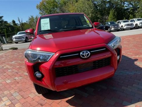 Used 2020 Toyota 4Runner SR5 image 4