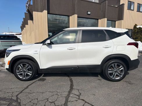 Used 2021 Kia Seltos LX image 8