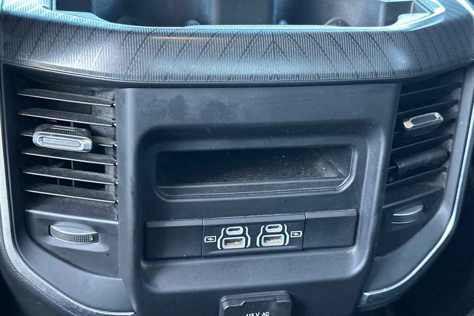 Used 2025 RAM 1500 Big Horn AWD/4WD image 39