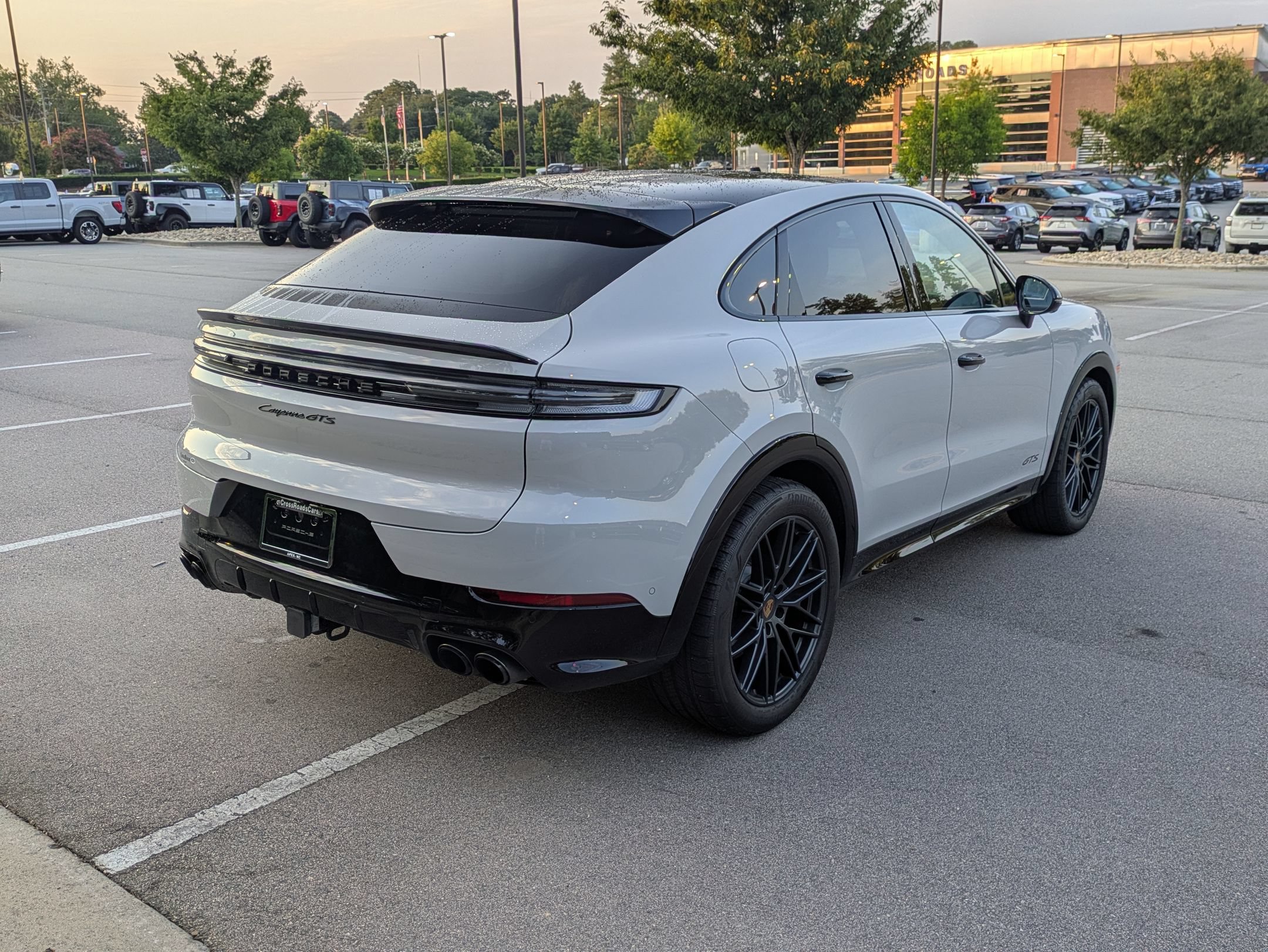 Used 2025 Porsche Cayenne GTS AWD/4WD image 4