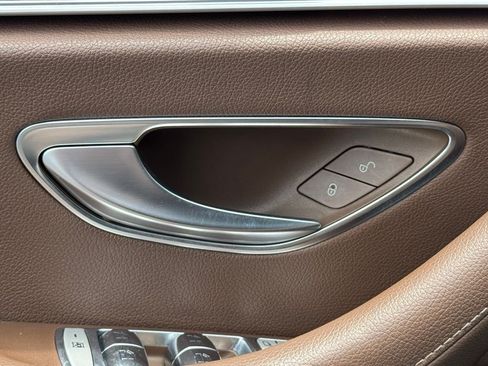 Used 2018 Mercedes-Benz E 400 4MATIC Sedan image 19