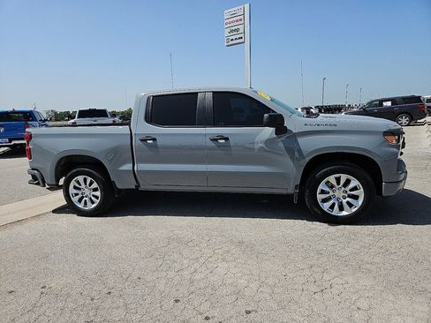 Used 2025 Chevrolet Silverado 1500 Custom RWD image 9