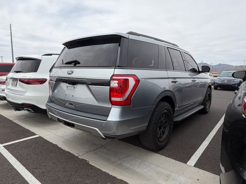 Used 2021 Ford Expedition XLT image 3