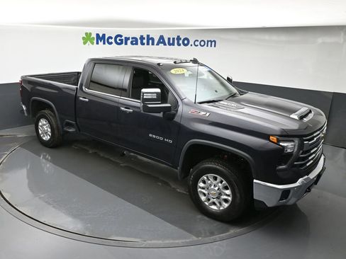 Used 2024 Chevrolet Silverado 2500 LTZ w/ LTZ Plus Package image 3