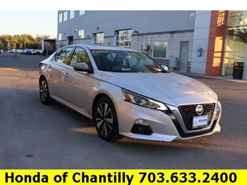 Used 2020 Nissan Altima 2.5 SL image 1