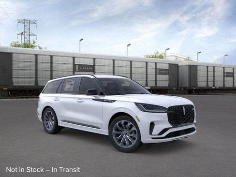 New 2026 Lincoln Aviator AWD image 7