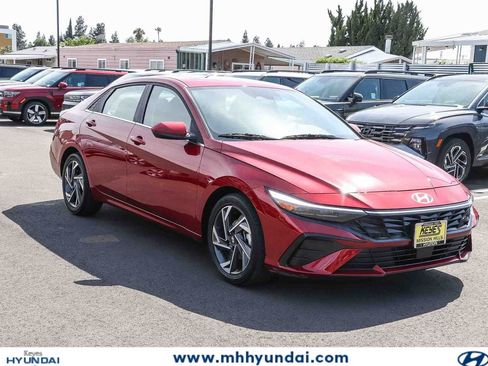 Certified 2024 Hyundai Elantra SEL w/ Convenience Package FWD image 5