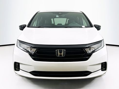 Used 2024 Honda Odyssey Sport image 2