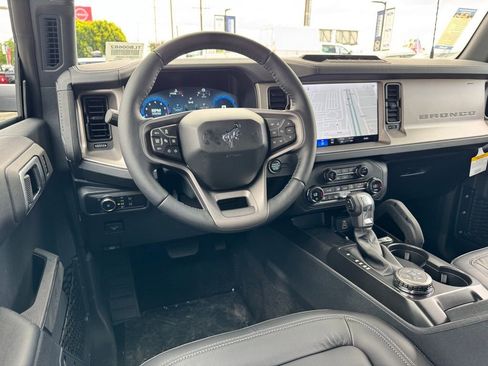 New 2026 Ford Bronco Outer Banks w/ Sasquatch Package AWD/4WD image 30