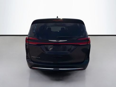 Used 2023 Chrysler Pacifica Touring-L FWD image 7