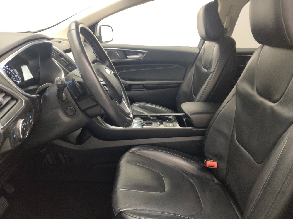 Used 2020 Ford Edge Titanium AWD/4WD image 17