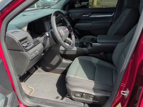 Used 2026 GMC Terrain AT4 w/ Convenience Package III AWD/4WD image 30