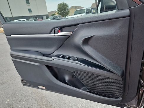 Used 2020 Toyota Camry XSE FWD image 13