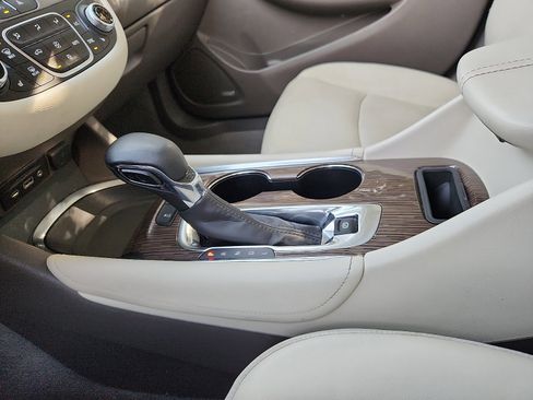 Used 2024 Chevrolet Malibu LT image 20