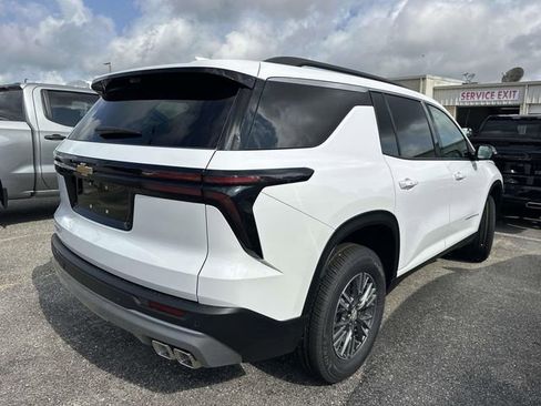 New 2026 Chevrolet Traverse LT FWD image 17