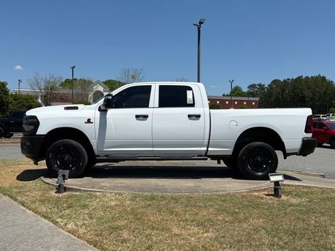 New 2026 RAM 2500 Tradesman AWD/4WD image 4