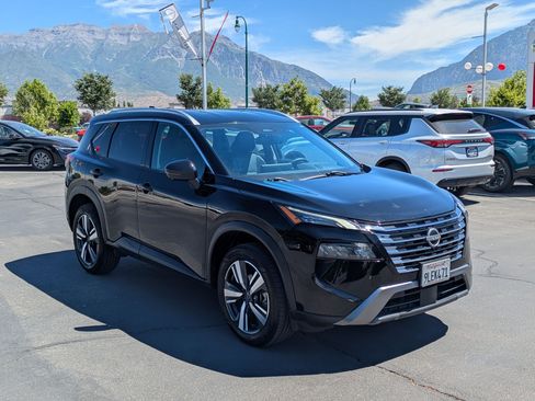 Used 2024 Nissan Rogue SL AWD/4WD image 8