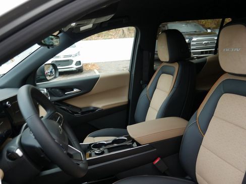 New 2026 Chevrolet Equinox ACTIV image 9