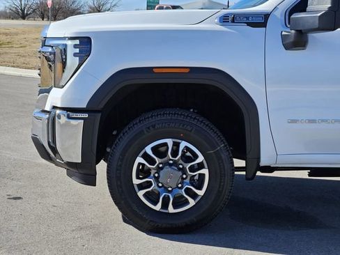 New 2026 GMC Sierra 3500 SLE image 6