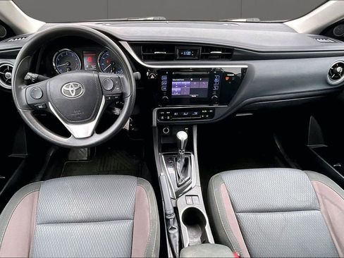Used 2017 Toyota Corolla LE w/ Carpet Mat Package (TMS) FWD image 13
