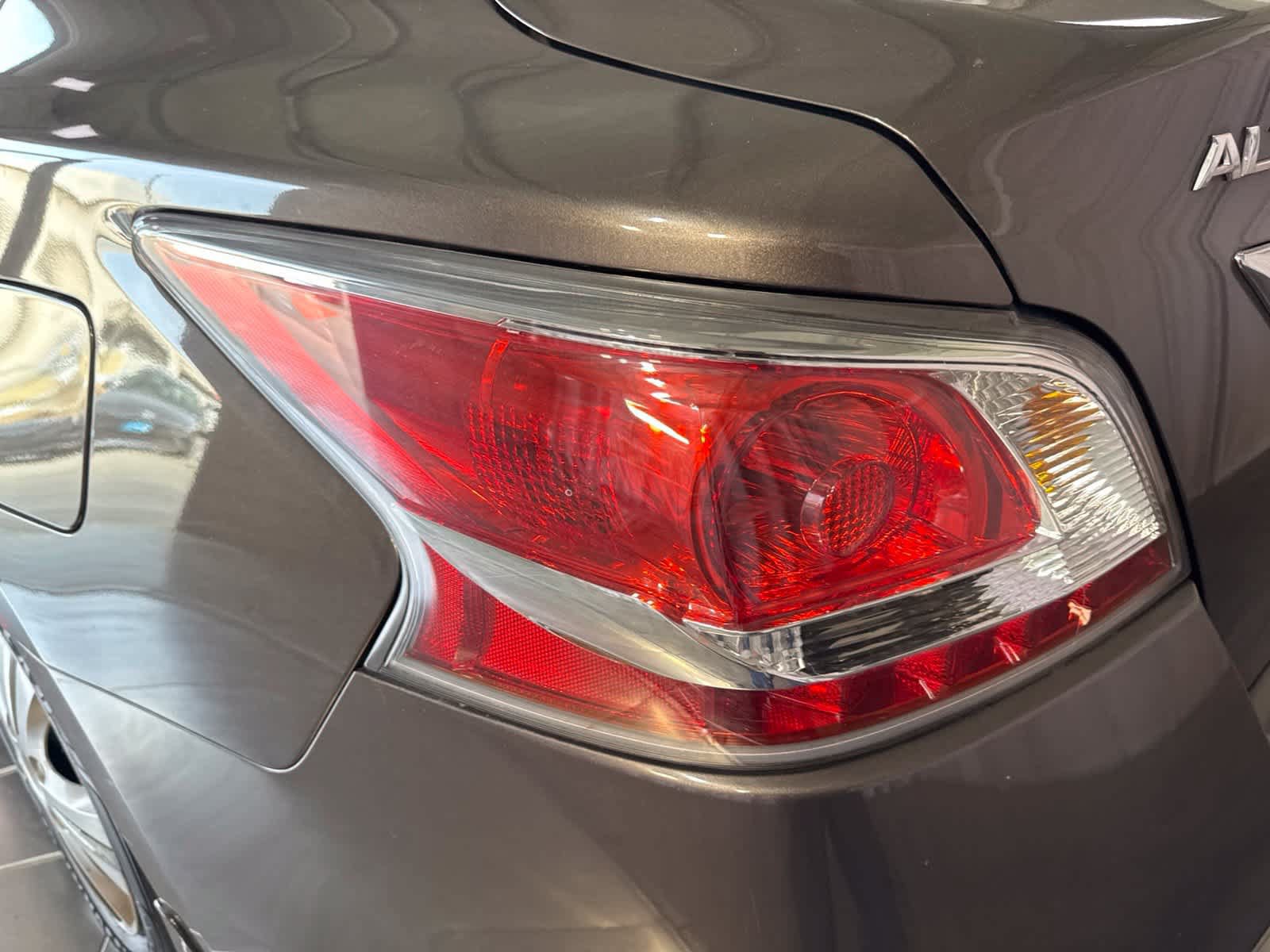 Used 2015 Nissan Altima 2.5 S w/ Power Driver Seat Package FWD image 13