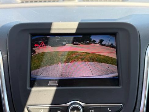 Used 2020 Chevrolet Equinox LT FWD image 16