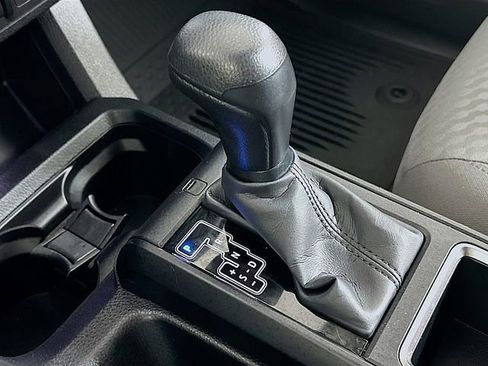 Used 2023 Toyota Tacoma SR AWD/4WD image 17