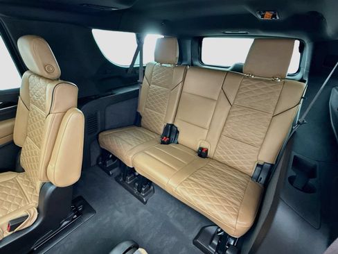 Used 2021 Cadillac Escalade ESV Sport w/ Driver Assist Tech Package AWD/4WD image 23