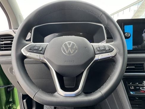 New 2025 Volkswagen Taos SE image 14