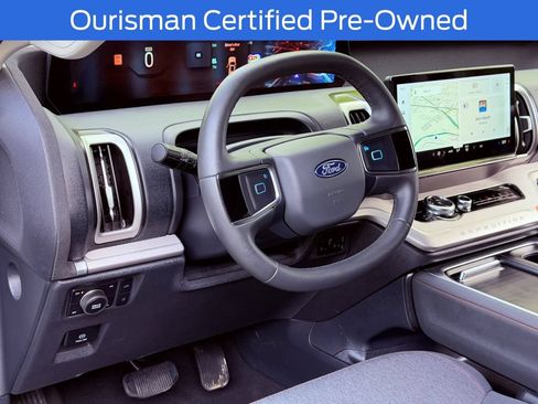Used 2025 Ford Expedition Active AWD/4WD image 21
